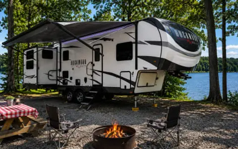 Cozy couples 5th wheel