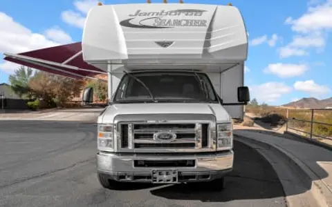 Your Home on Wheels: Stylish & Spacious Motorhome