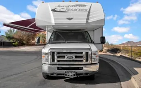 Your Home on Wheels: Stylish & Spacious Motorhome