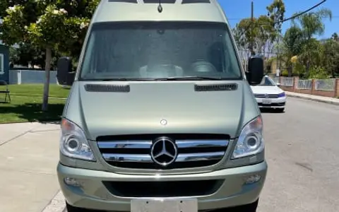 Mercedes Sprinter Roadtrek E-trek RV