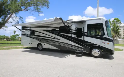 2023 Entegra Vision XL Class A+Pets
