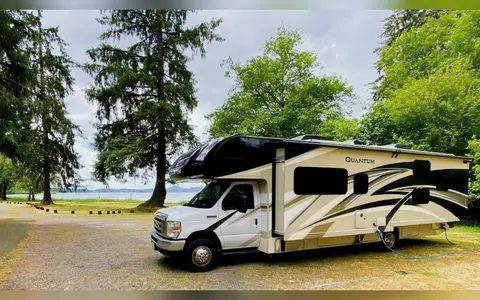 Rock’s Thor Motor Coach Quantum Class C