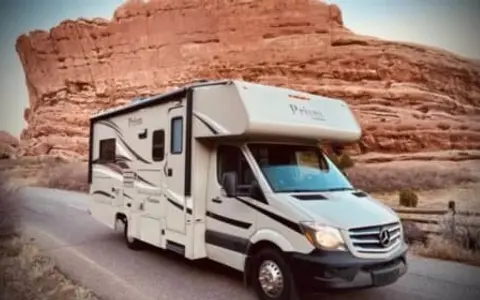 Premium Mercedes Class C RV (24ft)