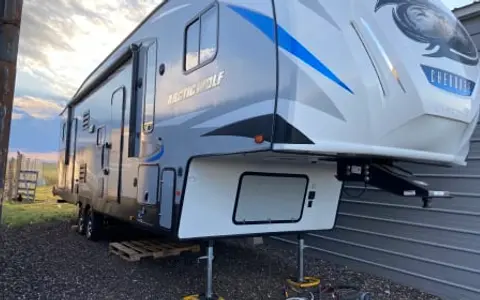 2020 Forest River Arctic Wolf 5th Wheel