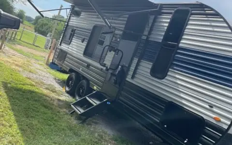 2022 Cherokee Grey Wolf 22MKSE