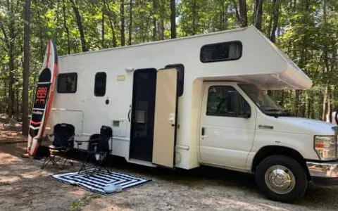 Adventure-Us, Home Away From Home,  2017 Thor Majestic, Bring Fido!