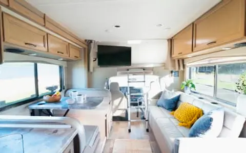"Home Away From Home" 2022 Thor 31' RV  (Sleeps 7!)