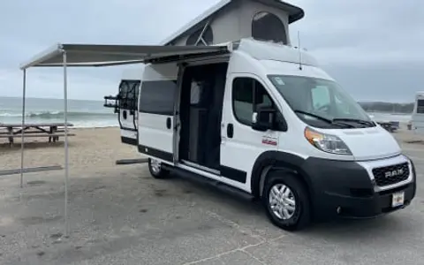 Comfy Camper Van Sleeps 4 w/AC, Pets .Welcome!