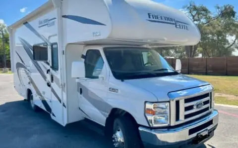 2021 Thor Freedom Elite-Class C Comfort with home-like amenities!