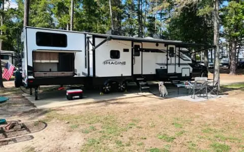 New 2022 Grand Design Imagine, fireplace, fully stocked, outdoor kitchen!