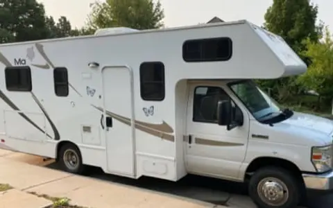 2014 Thor Motor Coach Four Winds Majestic