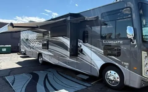 Newer $250K 2024 Thor Motor Coach! HAS EVERYTHING!