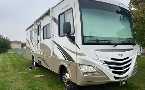 Jordan's Fleetwood Storm 32BH Class A