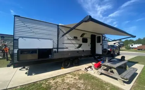 Spacious Starcraft 26BHS Family Camper | Sleeps Up to 10 | Adventure Ready!