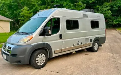 Gordon Elite Tavel Van