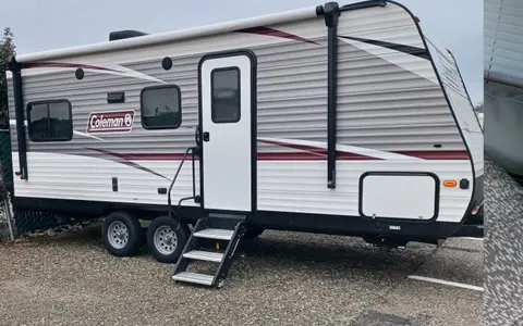 "Chill'n 2"Dutchmen Coleman Lantern LT Travel Trailer
