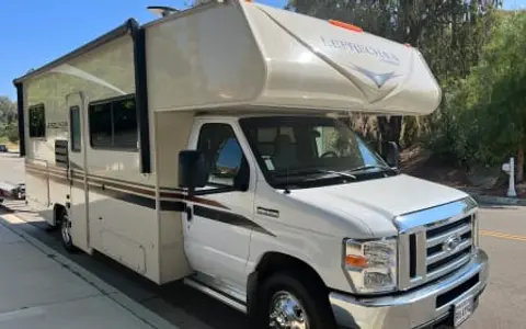 Landy’s 2022 Coachmen Leprechaun 230BC 26ft Easy&Cozy!