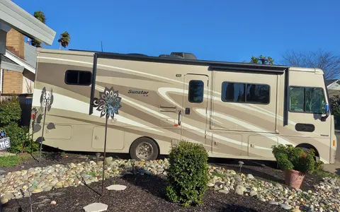 Alan's Sun star Winnebago Class A