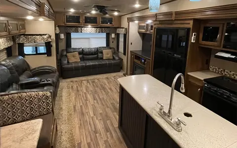 Jones Chaparral 2 Bedroom 390QSMB