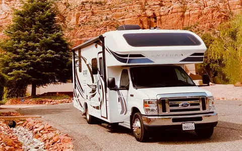 Meet "Bugsy": Easy-Driving Entegra Odyssey 24b