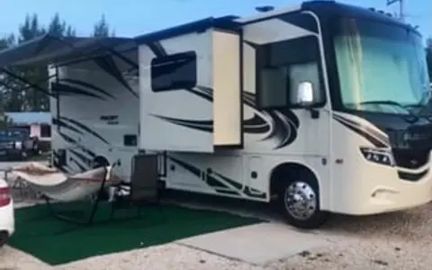 Leticia's 2019 Jayco Precept