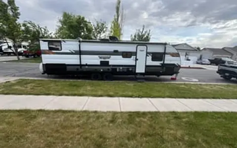Big Family Friendly Trailer - Wildwood Bunkhouse
