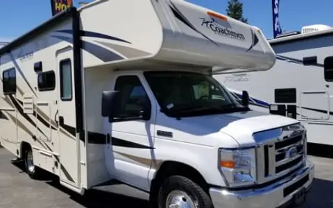 2020 Coachmen Freelander | Sleeps 6 Comfortably | Easy to Drive