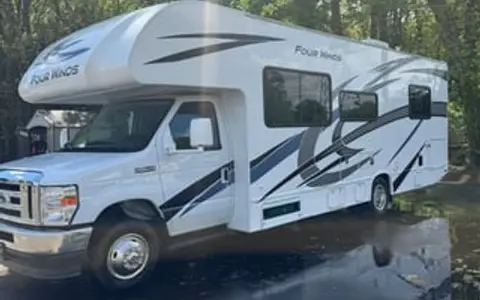 Thor Motor Coach 28A | Spacious and Comfortable