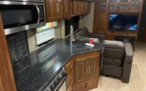 2017 Forest River RV Georgetown XL 377TS