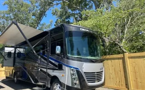 Sam & Kate’s Kid Approved RV Rental w/2 bathrooms