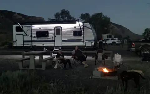 2021 Keystone RV Springdale sleeps 6+, kitchen, bathroom, generator.