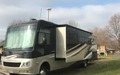 2013 Coachman Mirada 38 ft