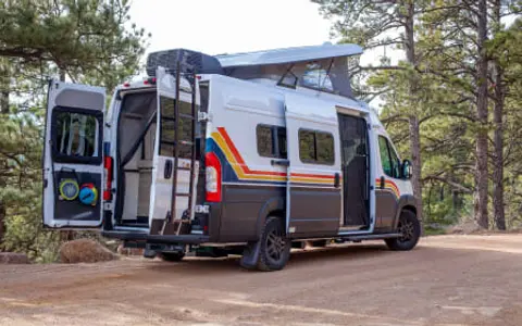 “Hummingbird” The family camper van - seats/sleeps 4!
