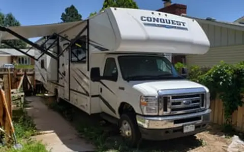 32ft 2023 Conquest Class-C RV - Pet Friendly!