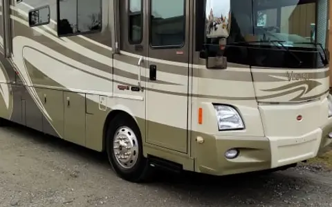 2008 Winnebago Vectra, Class C, Wheel Chair Accessible Luxury RV
