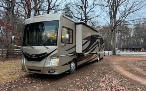 2016 Fleetwood Discovery – Luxury Class A Motorhome