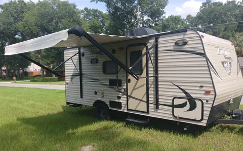 Stephanie's Keystone "Heidi" LHS Travel Trailer