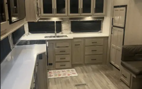 Cozy Couples 5th Wheel