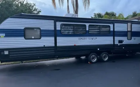 Wolf Den Adventures - 2022 Grey Wolf Limited 33ft.