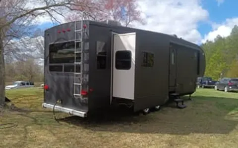 Fully Renovated/Spacious Camper Rental