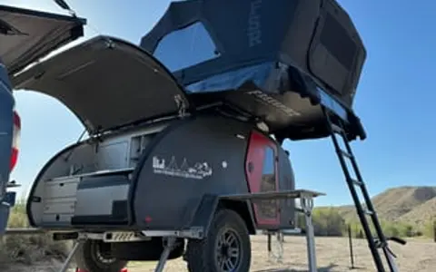 Simon, 2024 Escapod Voyager Topo2 w/ Roof Top Tent