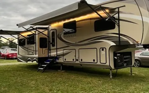 2018 Jayco Pinnacle 37RSTS