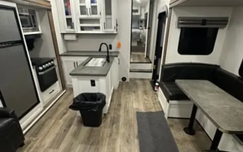 Family Friendly 5th wheel with bunkhouse!!