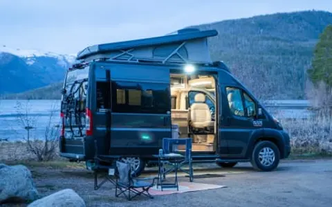 *Convenience and Luxury That Sleeps 4!  2021 Thor Scope 18T