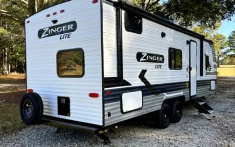 2022 Crossroads RV Zinger Lite Perfect for Families