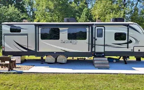 Ovadek rentals LLC Keystone Laredo Travel Trailer