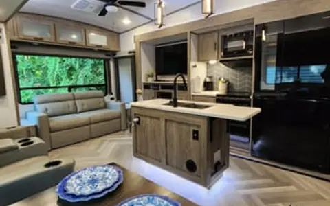HUGE Luxury RV Bunkhouse with Remote Office