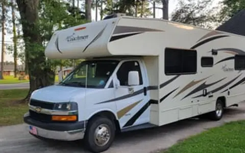 2017 Coachmen RV Freelander 27QB Chevy 4500