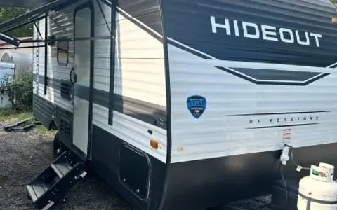 2023 Keystone Hideout easy pull for most mid size trucks and suvs!