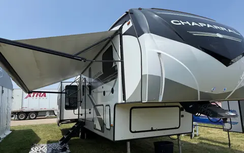 5th Wheel Luxury Living